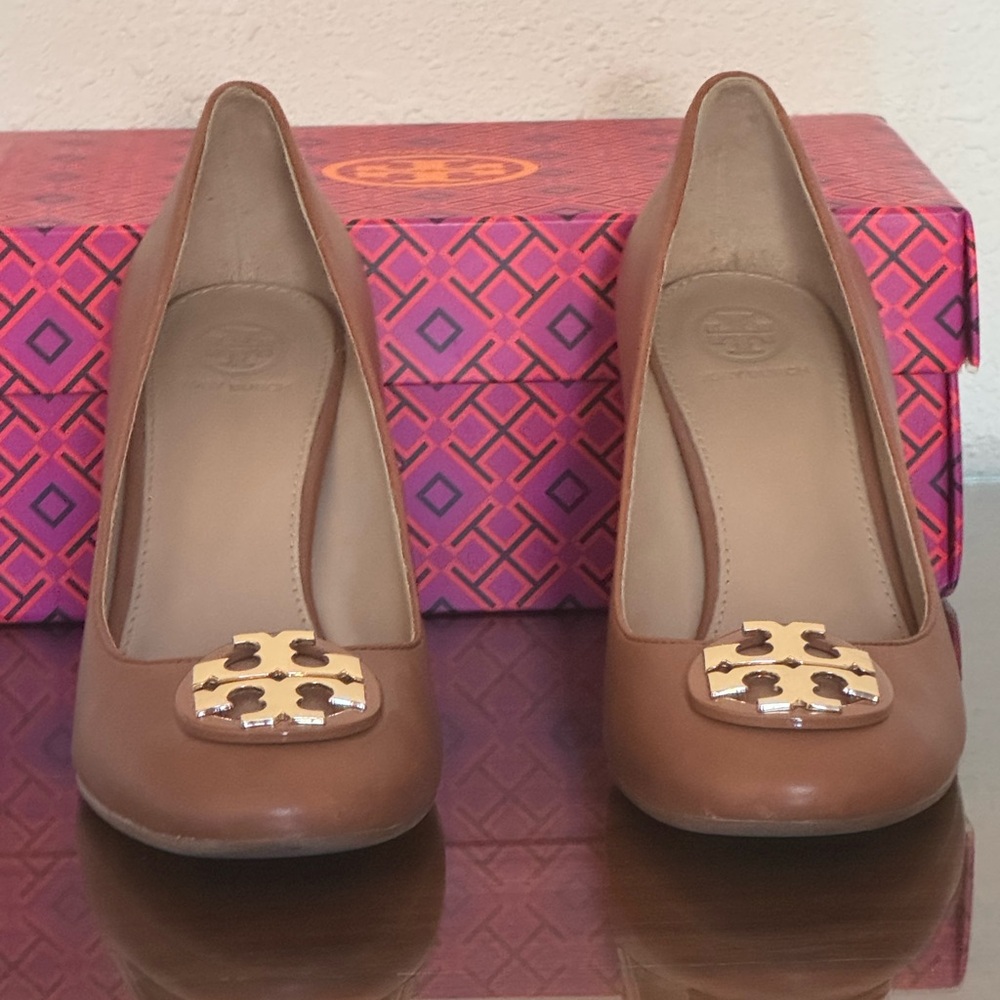 Tory Burch Brown Leather Pumps